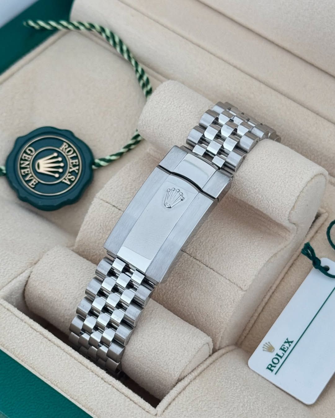 Date & Day 2000 Series Super Luxury Watch